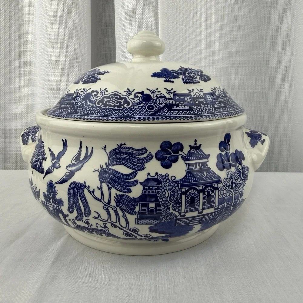 CHURCHILL Blue Willow Vegetable Soup Large Server Dish Bowl Handles w/ Lid
